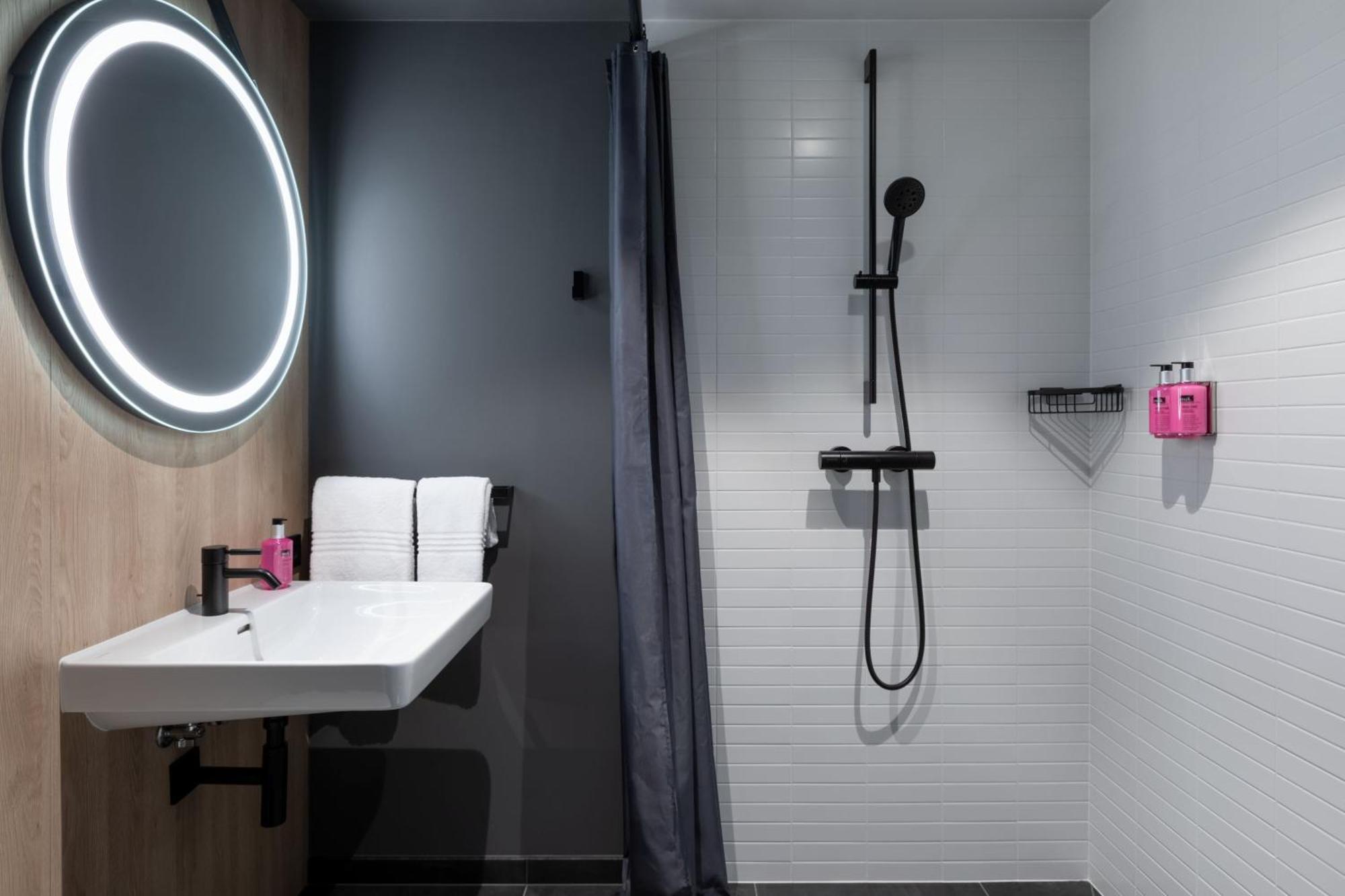 Moxy Outletcity Metzingen Metzingen  Exteriér fotografie