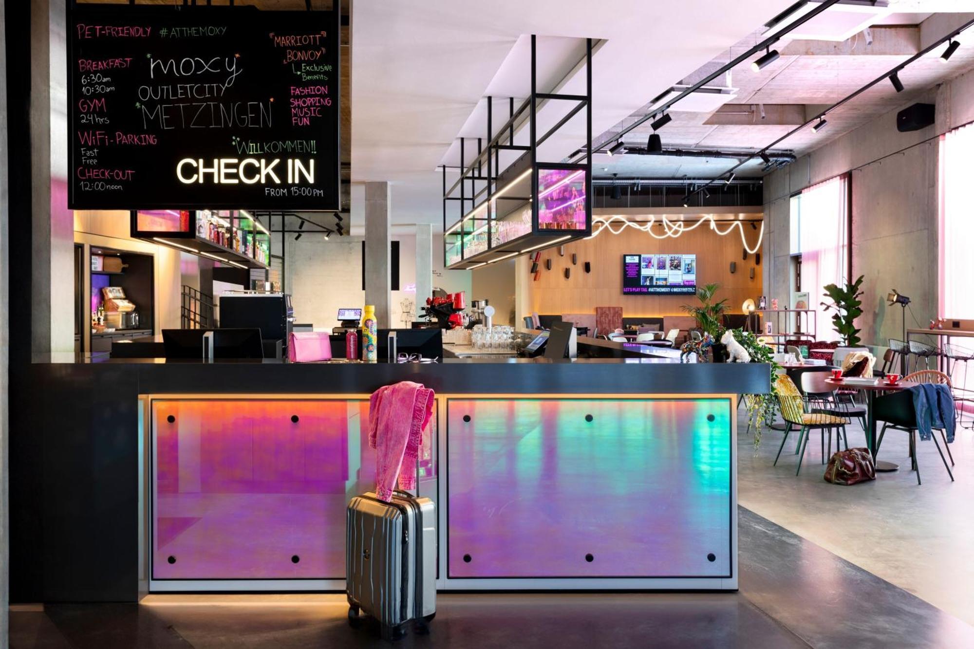 Moxy Outletcity Metzingen Metzingen  Exteriér fotografie
